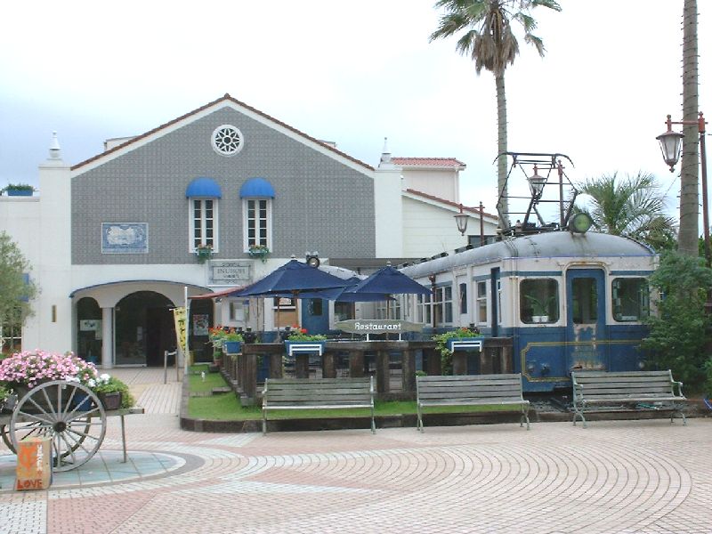 犬吠駅舎と電車レストラン